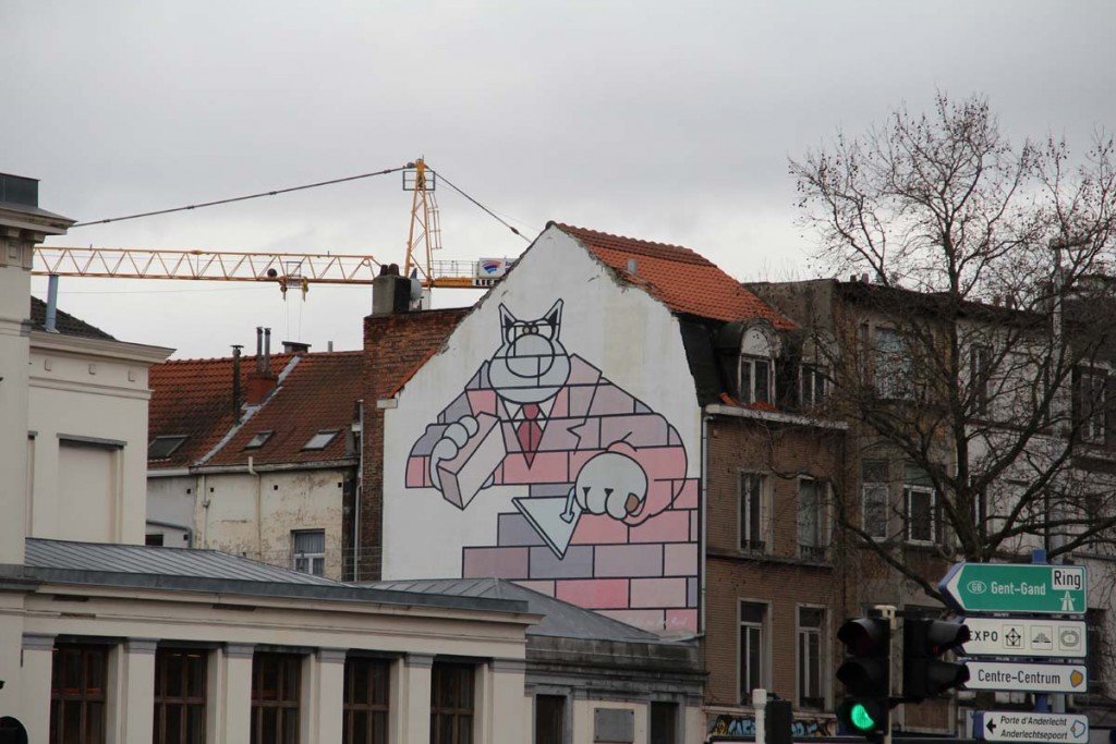 De nombreuses fresques ornent les murs de Bruxelles. Ici, le chat de Geluck.